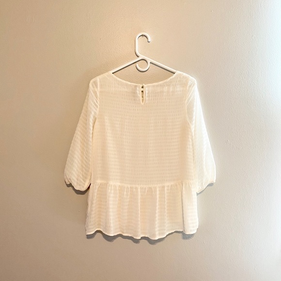 LC Lauren Conrad top 🖤 - Picture 3 of 3